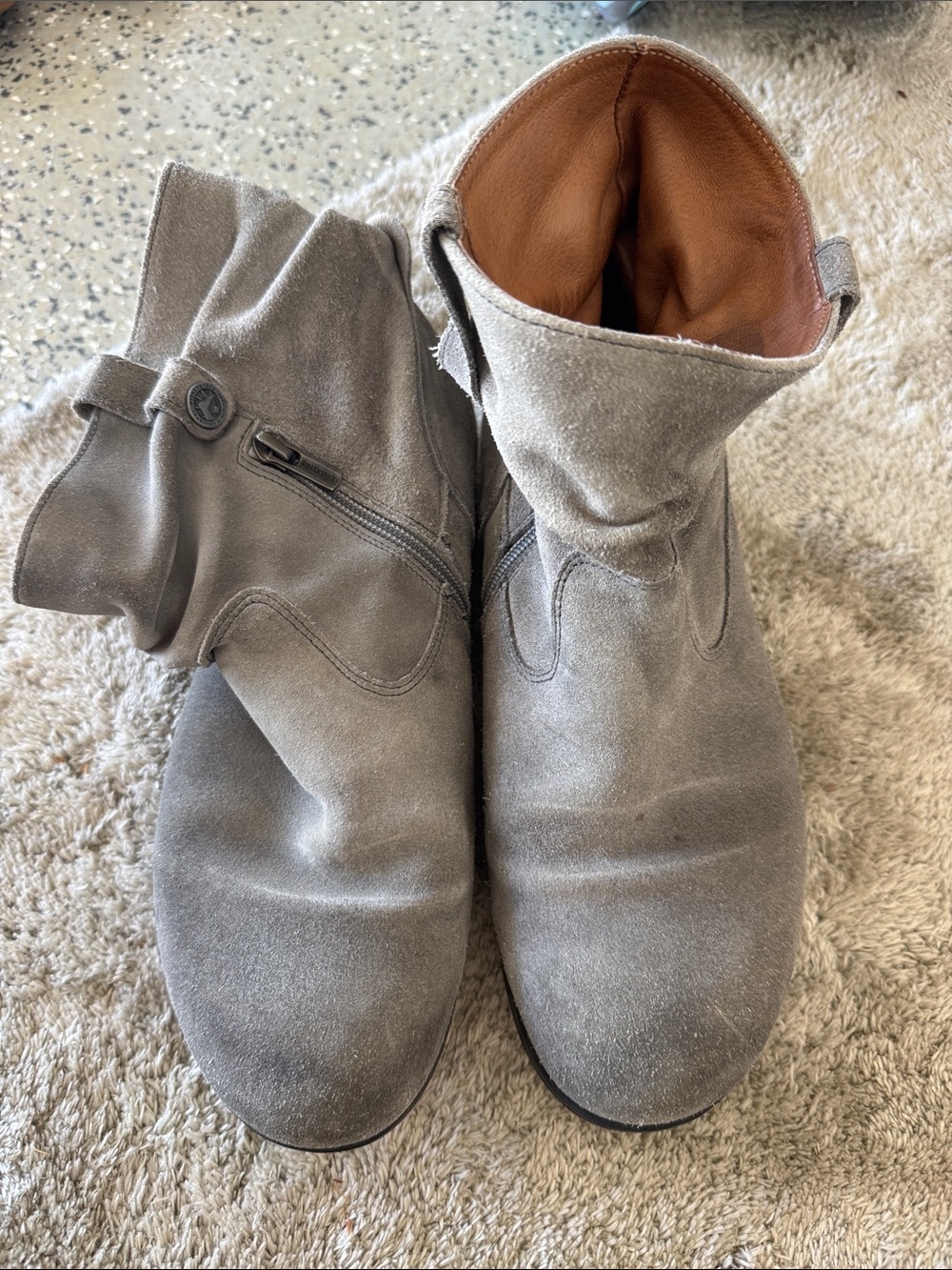 Birkenstock woman’s Suede Ankle Boots in Light Gray with Tan Lining